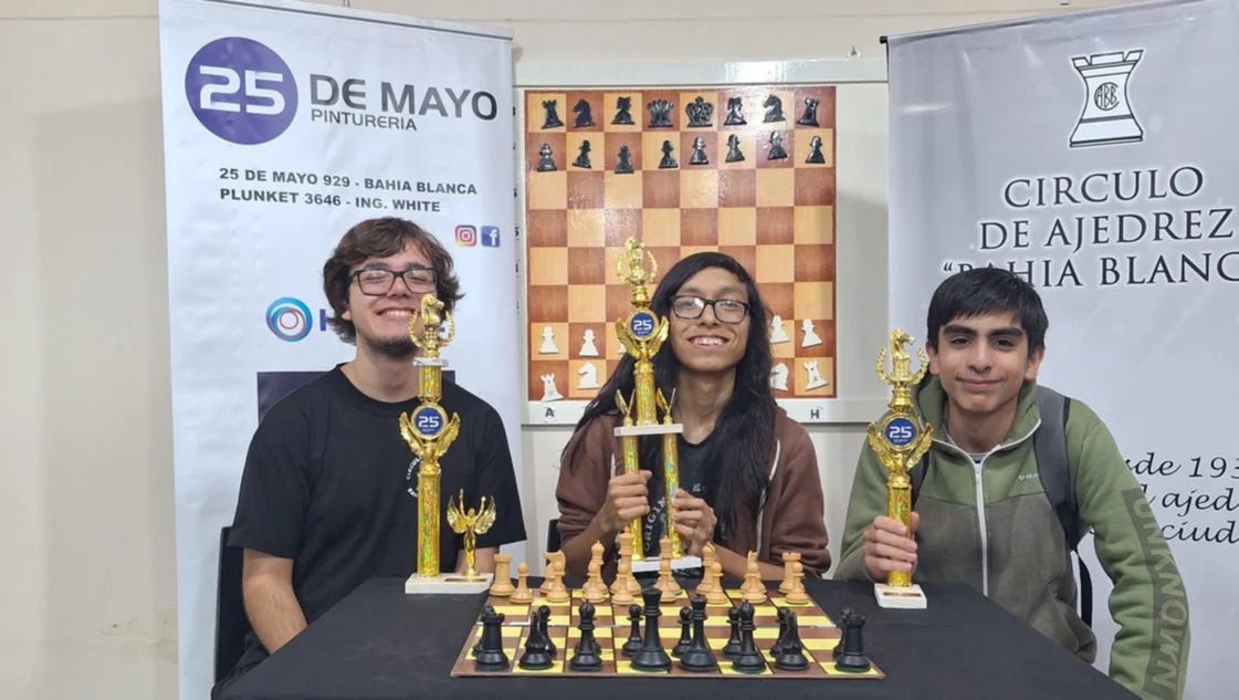 Podio juvenil en el torneo del Círculo de Ajedrez Bahía Blanca Podio juvenil en el torneo del Círculo de Ajedrez Bahía Blanca