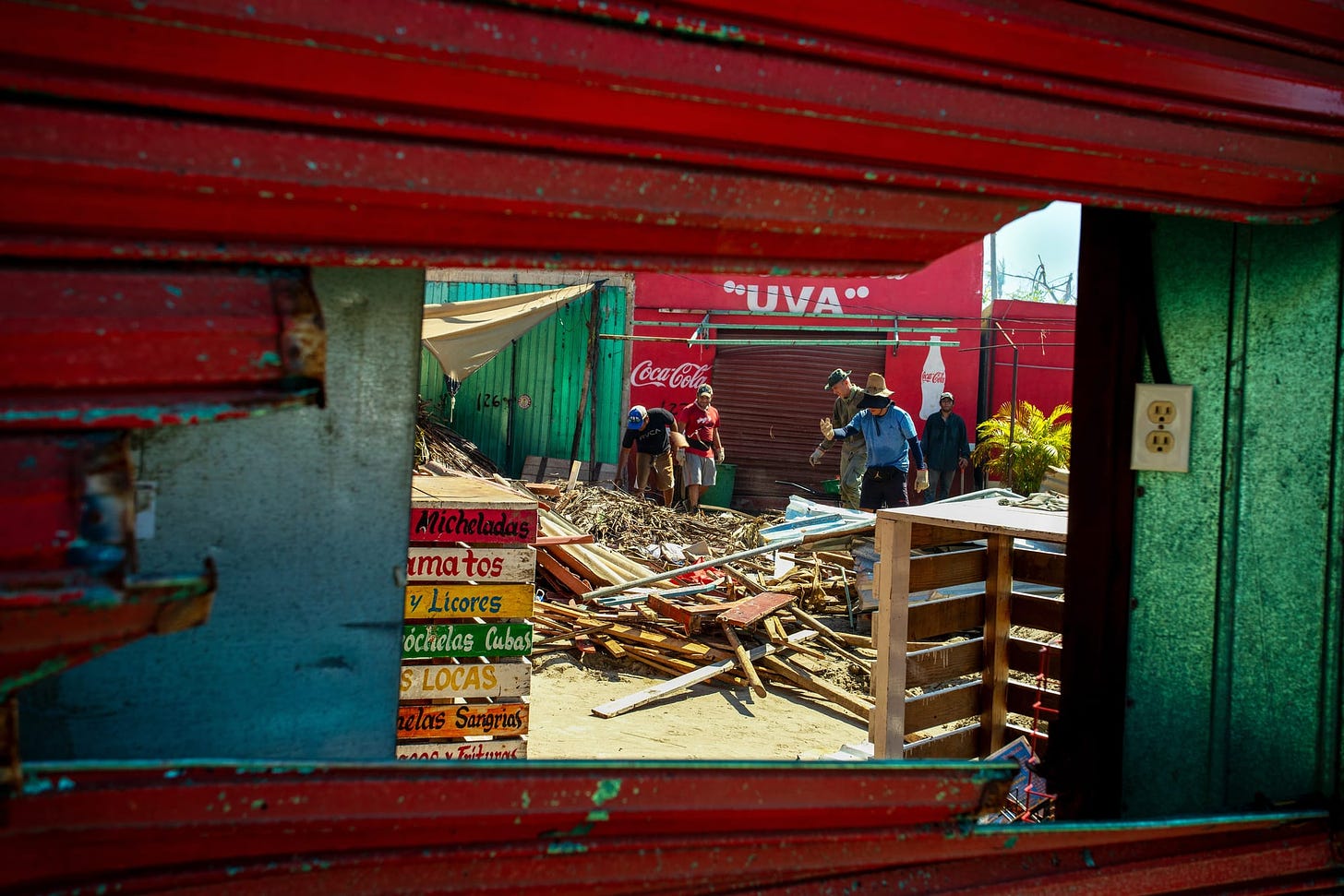 PHOTO: Acapulco recovers from the Hurricane Otis