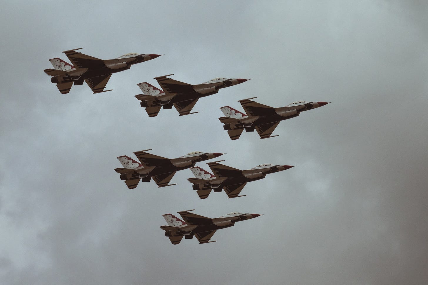 USAF Thunderbirds in formation