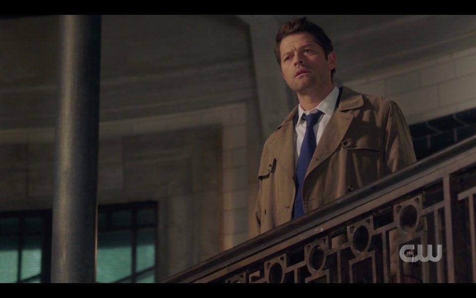 spn 1413 castiel on stairs looks at mary winchester