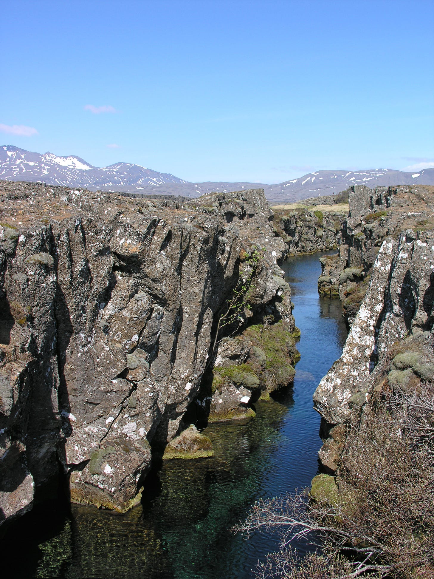 File:2008-05-25 13 45 35 Iceland-Þingvellir.jpg - Wikimedia Commons