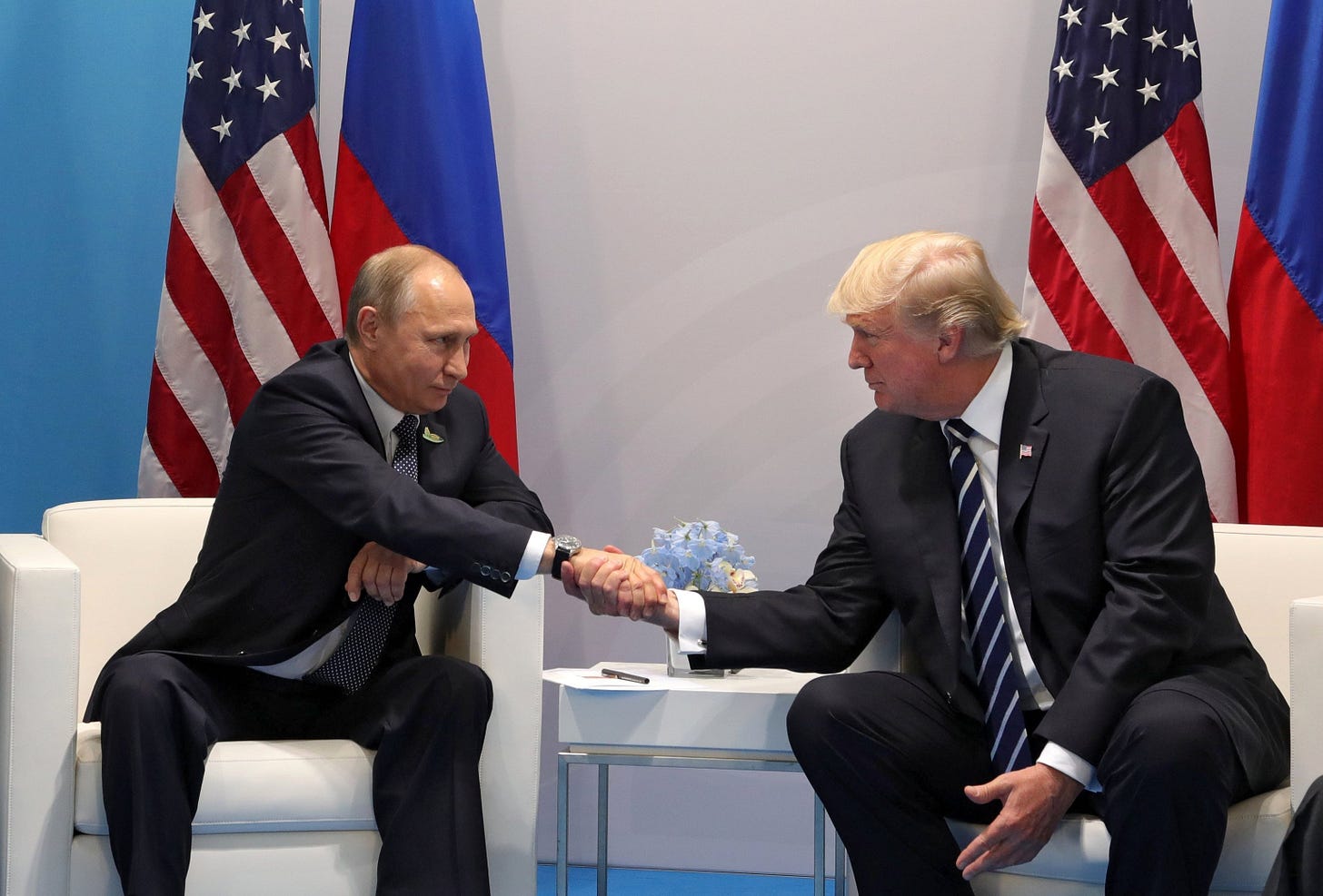 Foto de 2017 de una reunión entre Putin y Trump, durante el primer mandato del presidente de EEUU, Donald Trump.