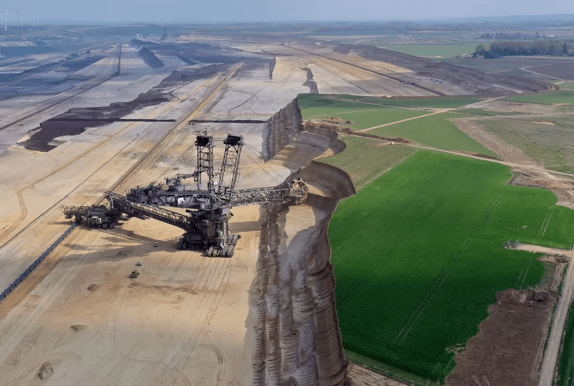German Coal Digging - 2022 : r/interestingasfuck