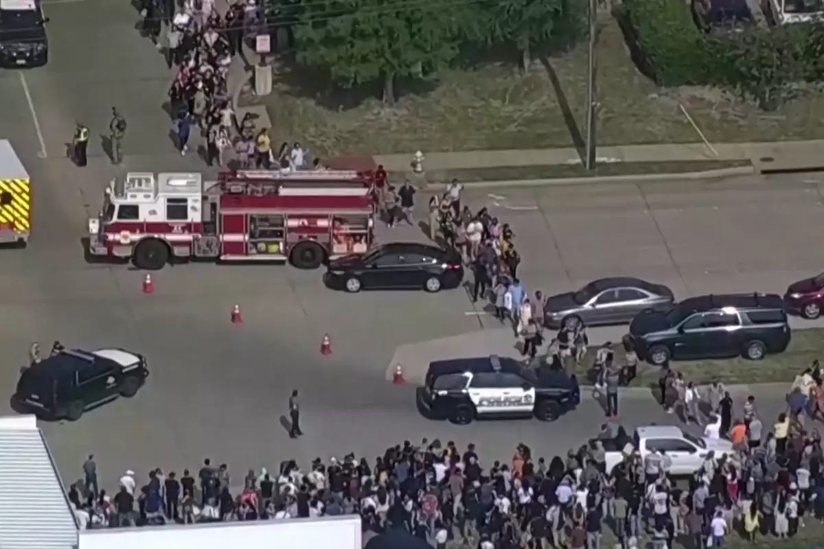 Un tiroteo en centro comercial de Texas deja al menos 7 muertos