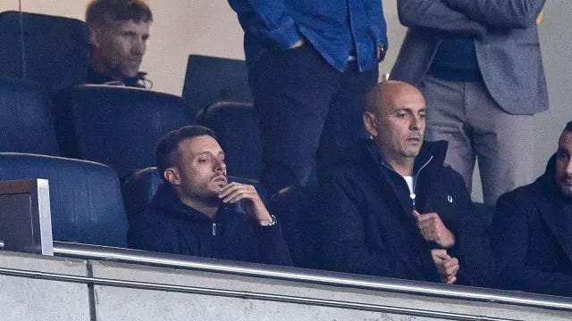 As imagens de Martín Anselmi a assistir ao novo deslize do FC Porto