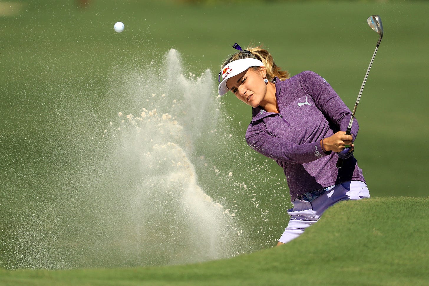 Lexi Thompson from a bunker.