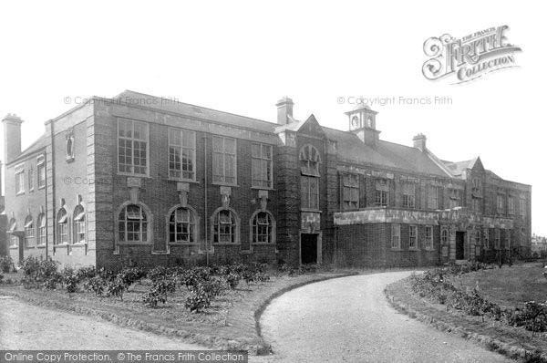 Photo of Romford, the County High School 1911