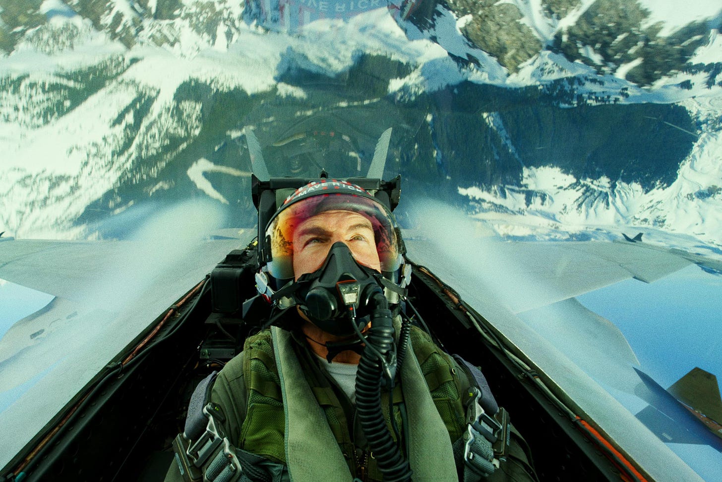 Top Gun: Maverick review — Tom Cruise flies again in a glorious  pulse-quickening sequel