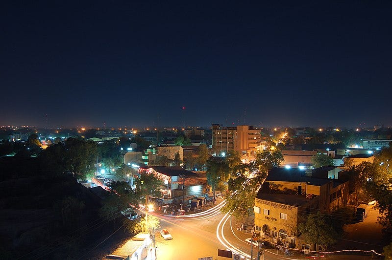 File:Niamey night.jpg