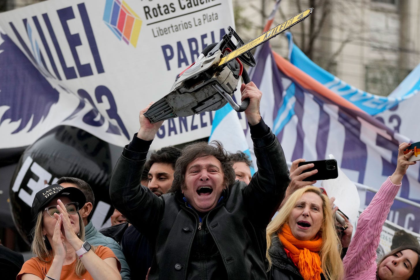 The 'chainsaw' candidate challenging Argentina's left and right | CNN