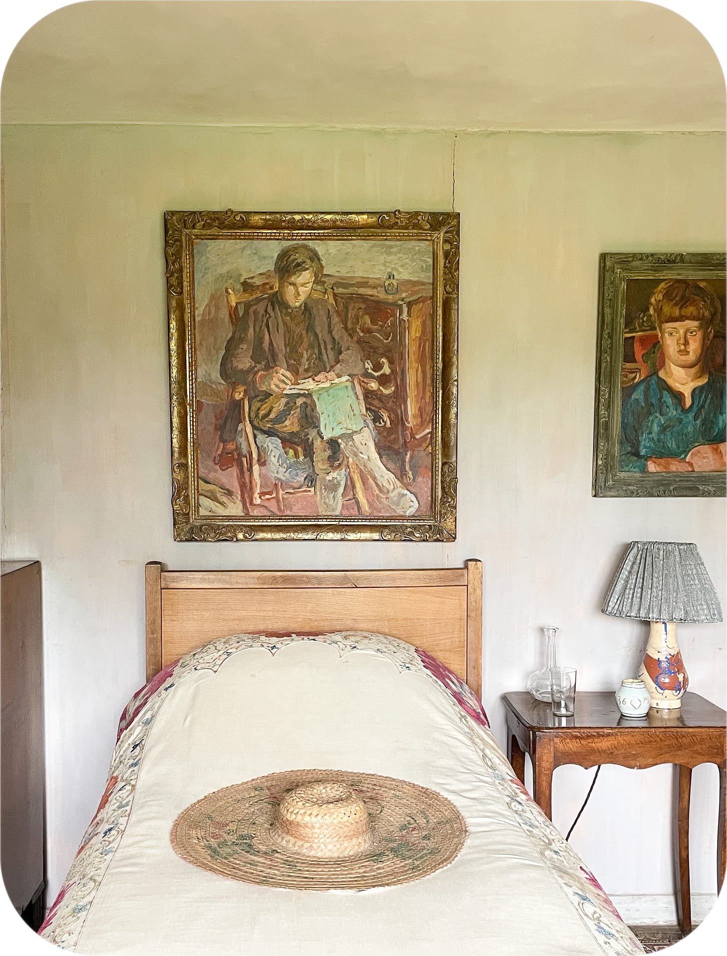 A bedroom at Charleston Farmhouse