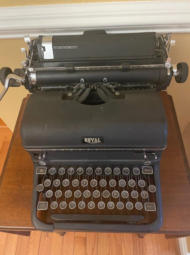 Manual typewriter