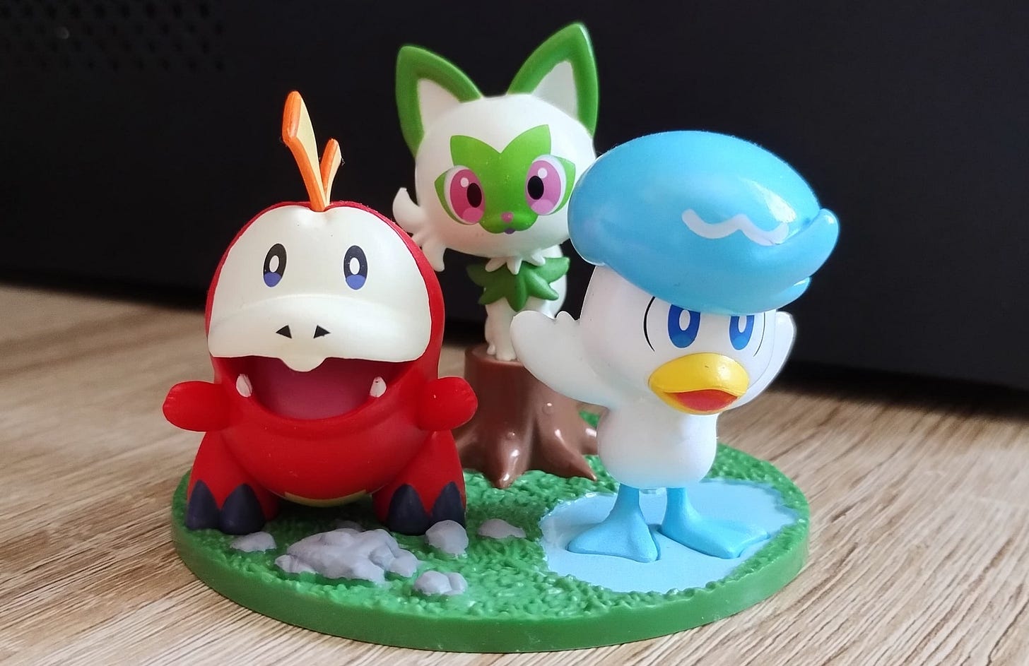 Pokémon Scarlet Pre-order bonus figure