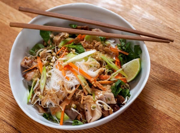 Cold Rice Noodles With Grilled Chicken and Peanut Sauce