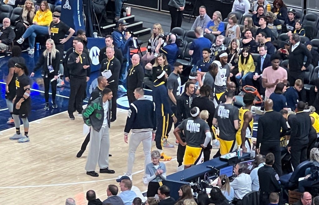 Tyrese Haliburton in street clothes during the Pacers' loss to the Hawks.