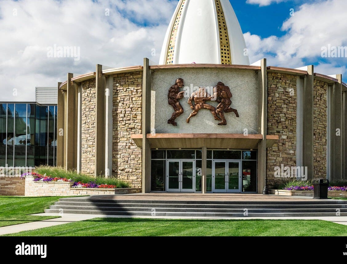 Pro football hall of fame hi-res stock photography and ...