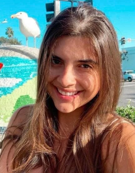 Pietra on Twitter: "Leticia Maia Alvarenga, é uma mulher de 21 anos que  decidiu ir para os EUA ser Au Pair, muitos amigos e conhecidos quando falam  sobre ela sempre dizem que