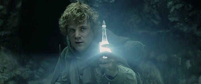 Sam holds the Phial of Galadriel