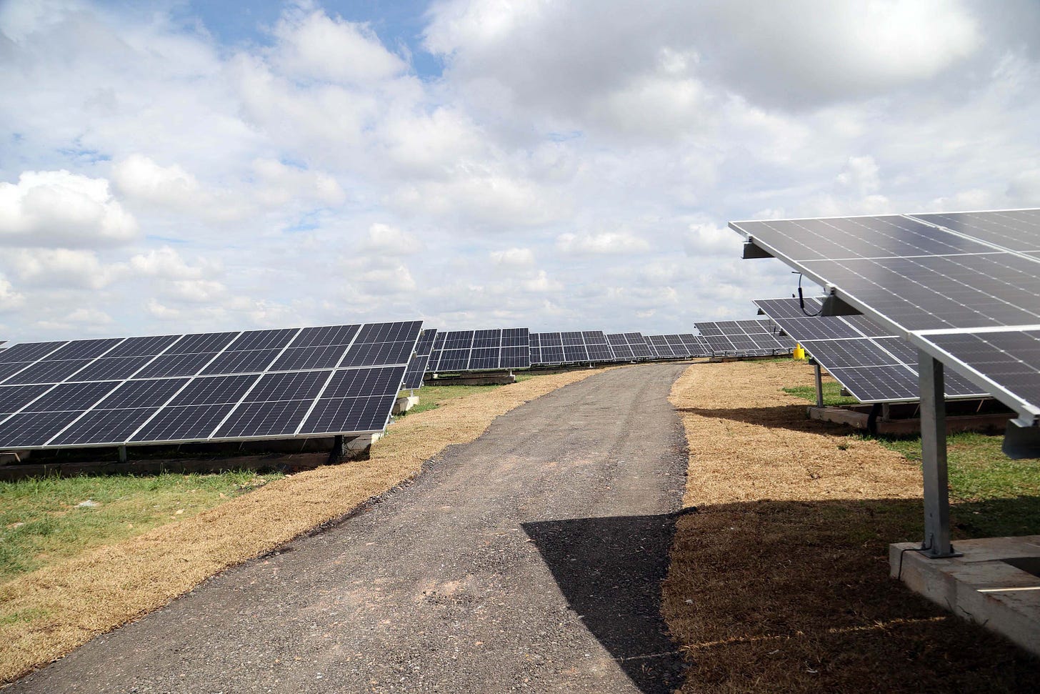 a picture of solar panel on a deactivated landfill in Curitiba, Brazil