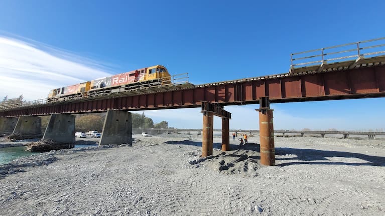 The 610m Rangitata River rail bridge has reopened now that temporary repairs have been completed by KiwiRail.