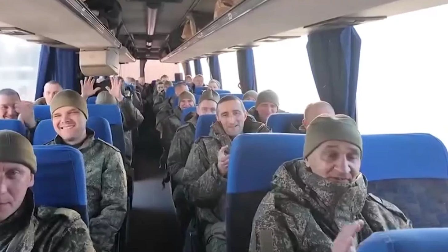 Russian soldiers safely return home - Sputnik International, 1920, 19.04.2025