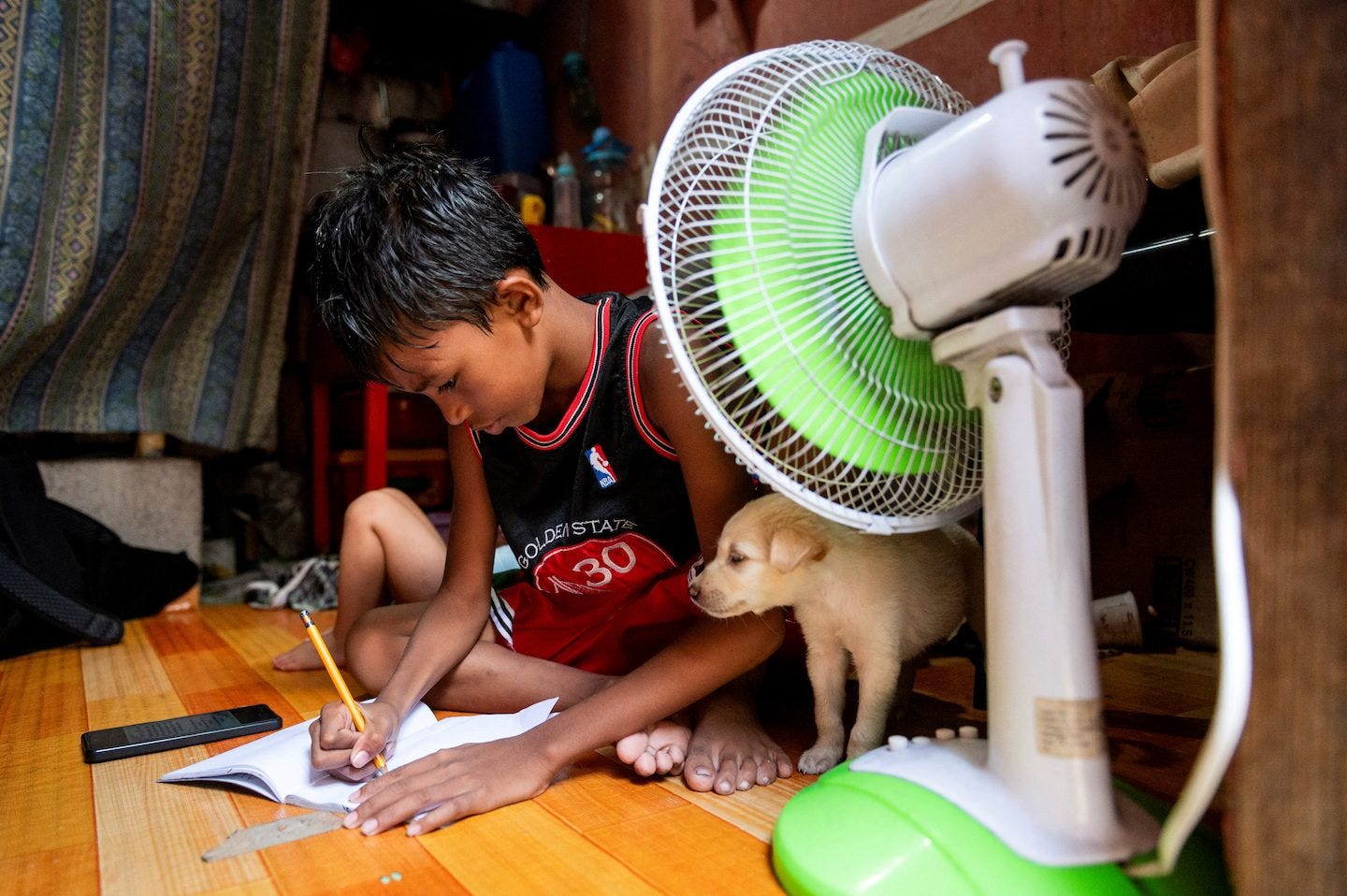 Students suffer in wilting heat, thwarting education efforts