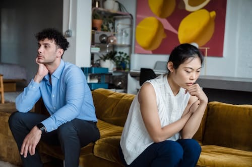 特色图片：Free Couple having an Argument Stock Photo