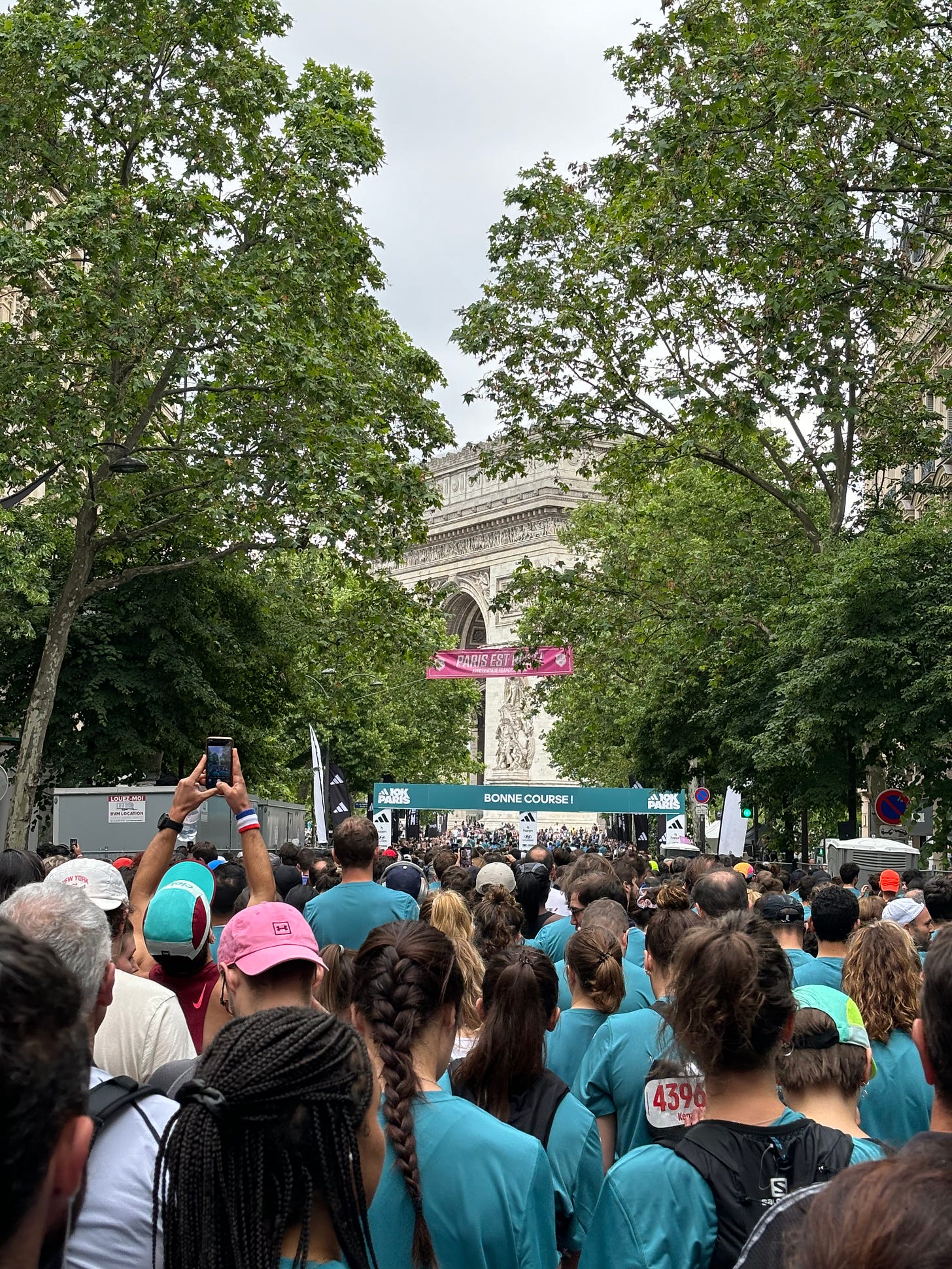 Runners lining up at the start of the 2024 Adidas 10K Paris.