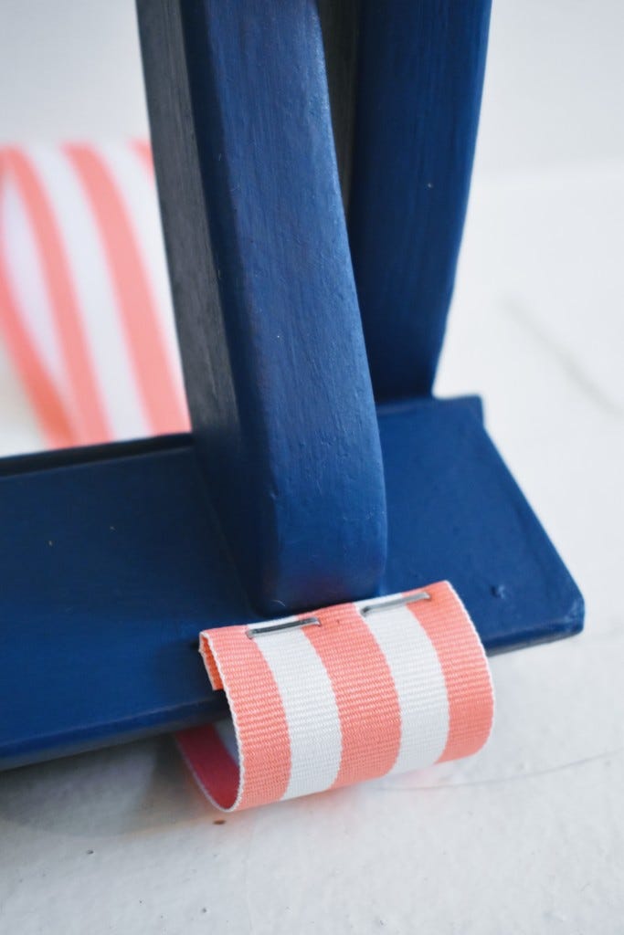 detail of the staples and ribbon in the luggage rack