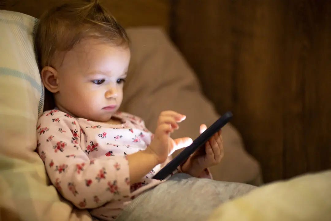 Screen Time in First 2 Years of Life Linked to Later Autism Diagnosis