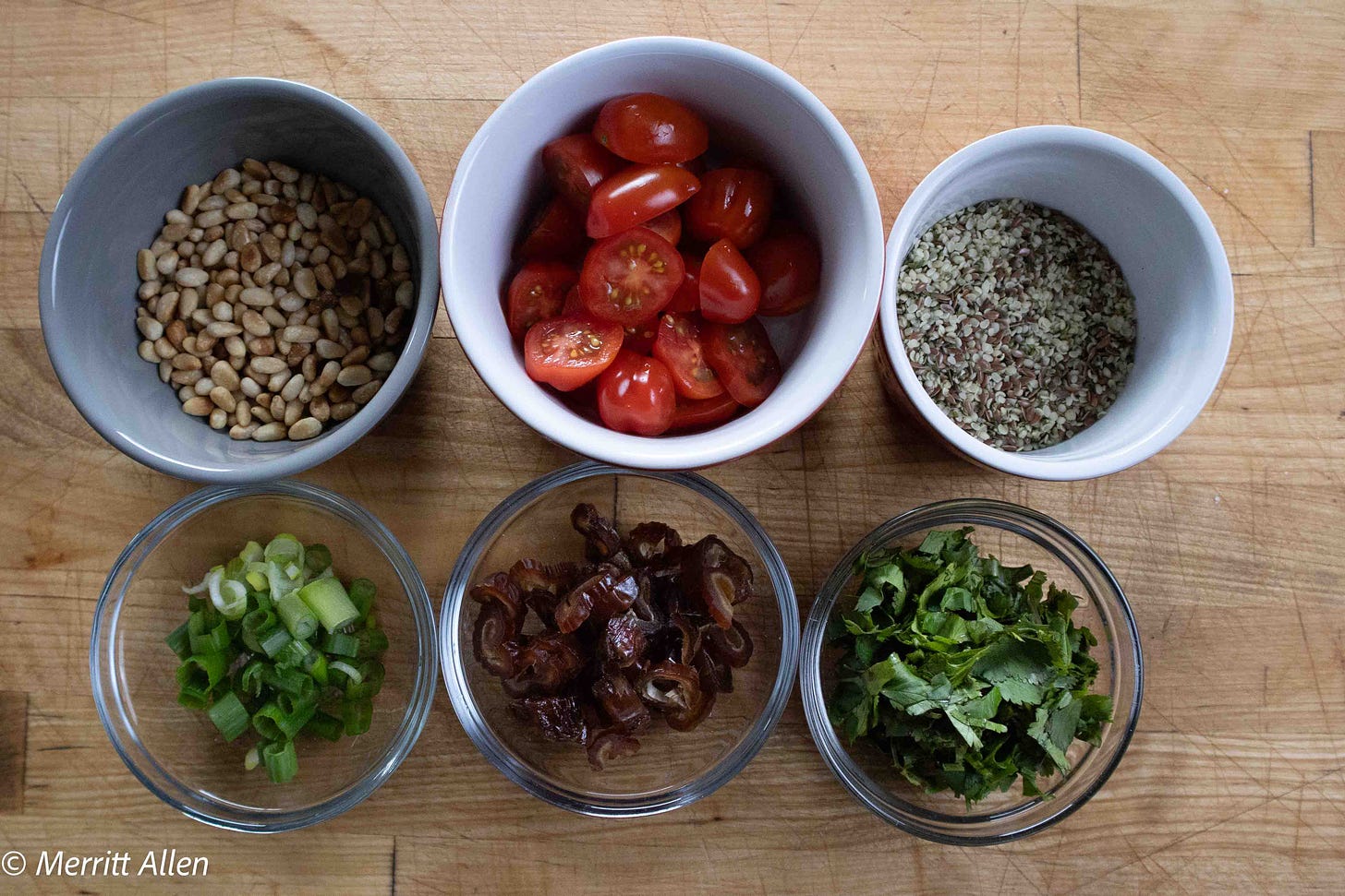 Toppings for spinach and arugula salad