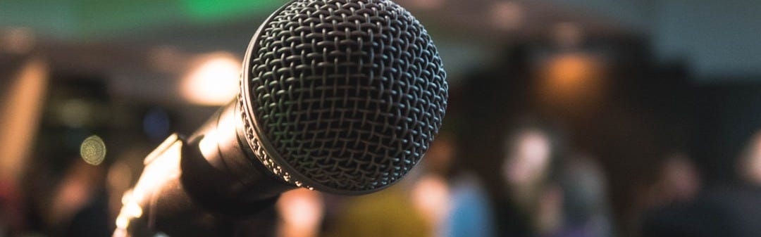 silver corded microphone in shallow focus photography silver corded microphone in shallow focus photography