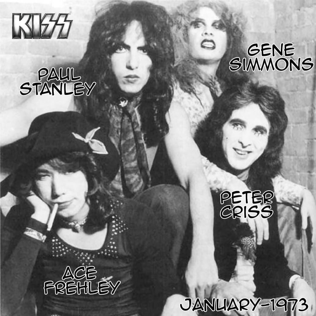 r/KISS - KIZS PAUL STANLEY GENE SIMMONS PETER CRISS ACE FREHLEY JANUARY-1973