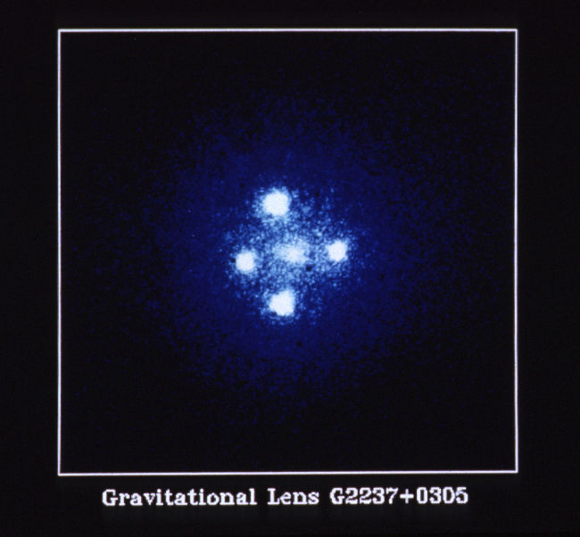 Thanks-to--James-Webb-telescope-s-new-pictures--I-feel-like-talking-about-gravitational-lensing-today--Gravitational-lensing-