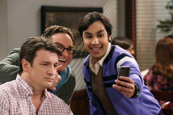 raj leonard with beefy nathan filian on big bang theory 2015