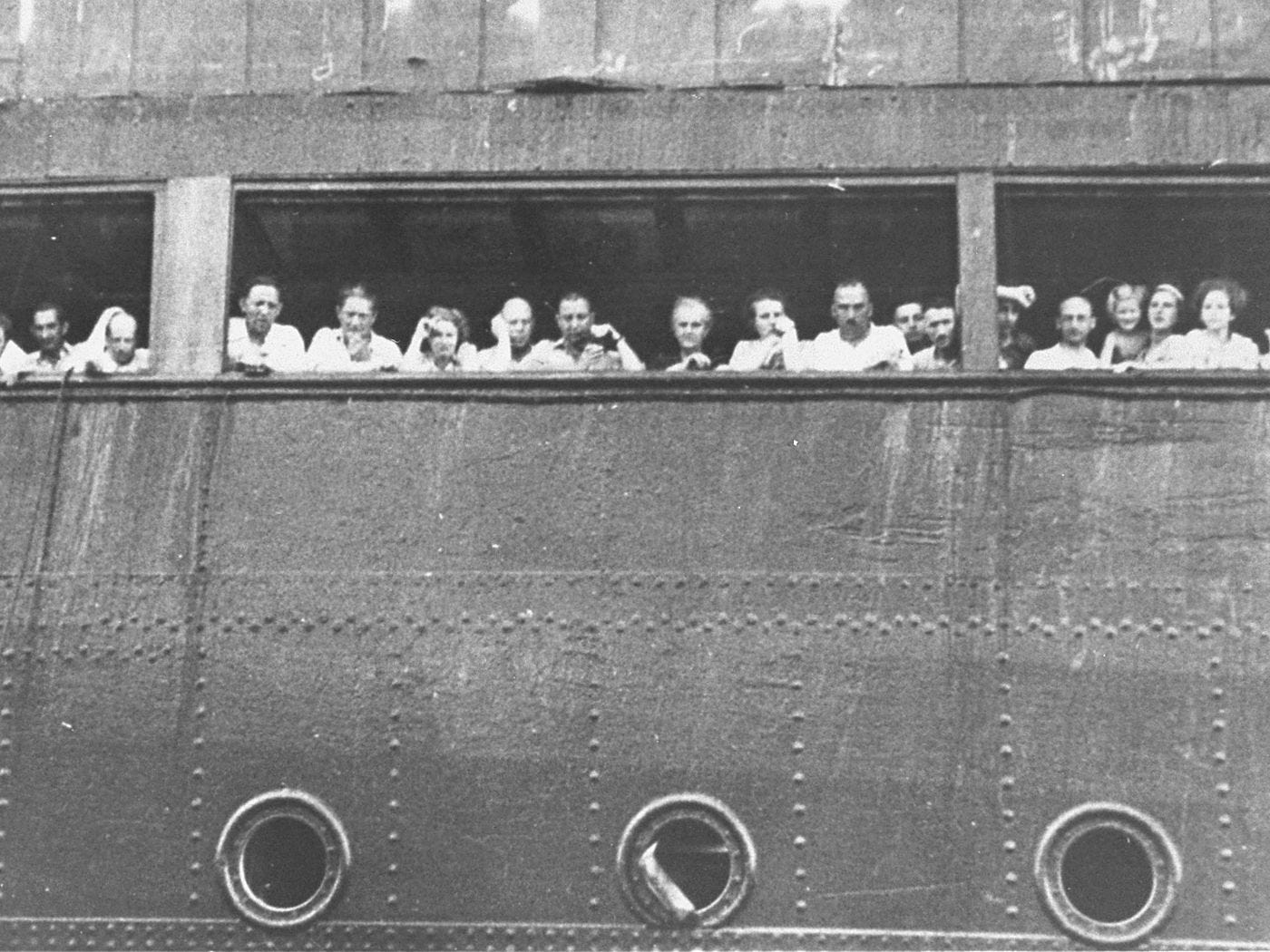 In 1939 the US turned away a Jewish refugee ship. This Twitter account  commemorates the victims. - Vox