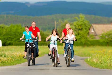 family-cycling-i-ss.jpg