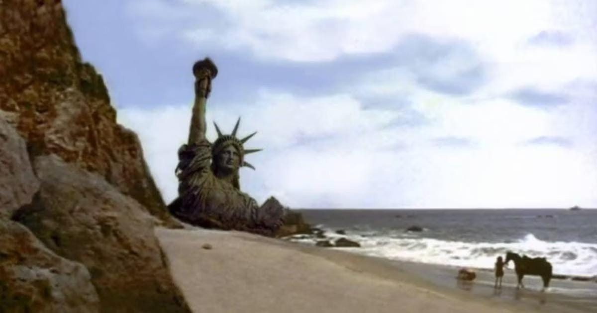 Despite Planet of the Apes (1968) having one of the most famous endings in  history, it is never explained how, when, or why the apes stole the Statue  of Liberty and brought