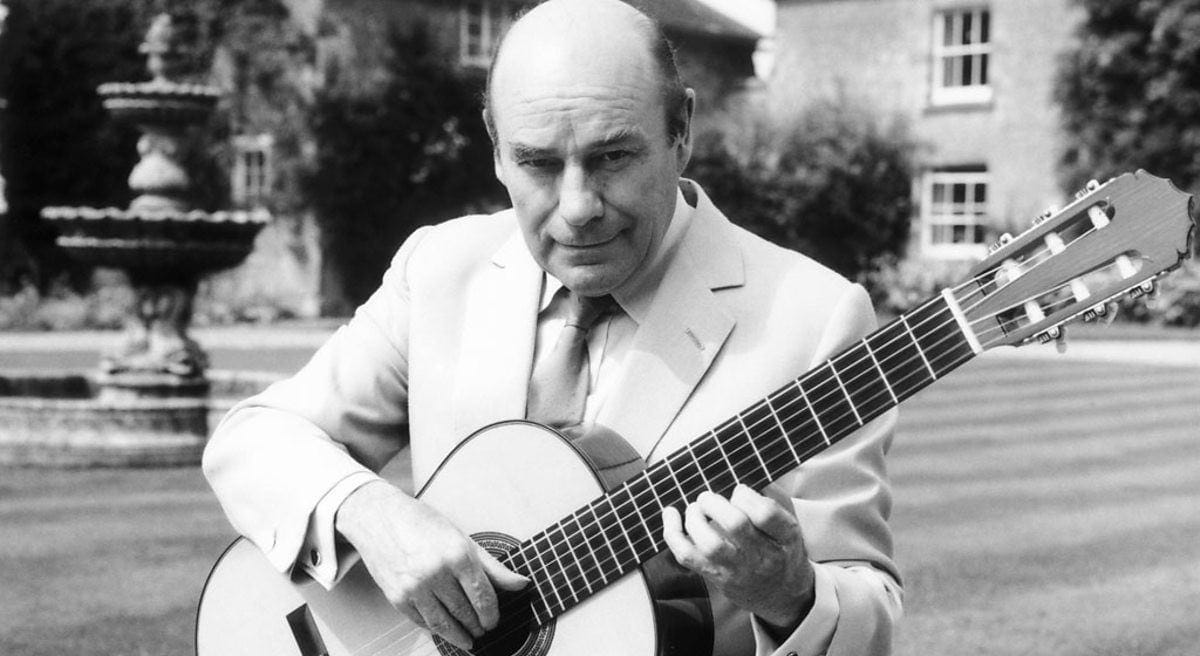 Julian Bream, legendary classical guitarist and multiple-Grammy award winner, dies at 87-Living ...