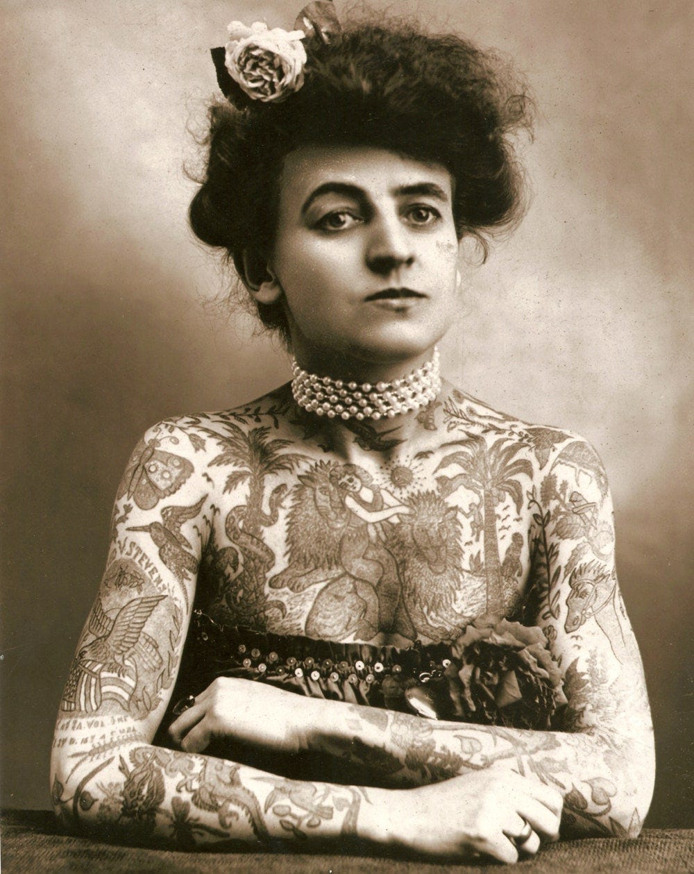 Maud Wagner the first known female tattooist in the U.S. 1911. In 1907 she traded a date with her husbandtobe for tattoo...