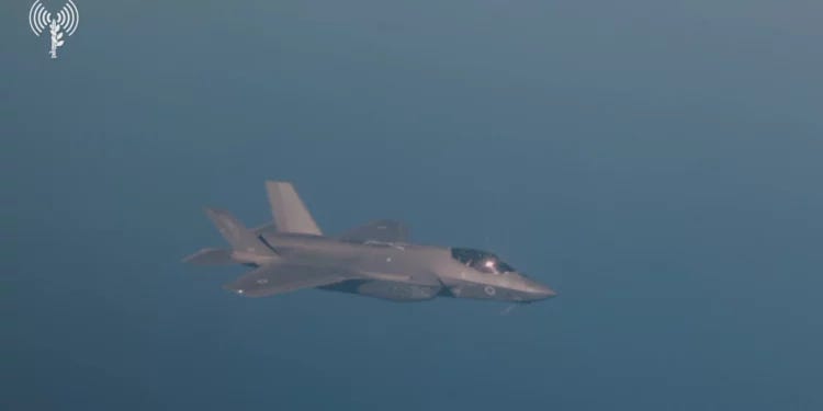 Vídeo de caças israelenses F-35 a caminho do Iêmen