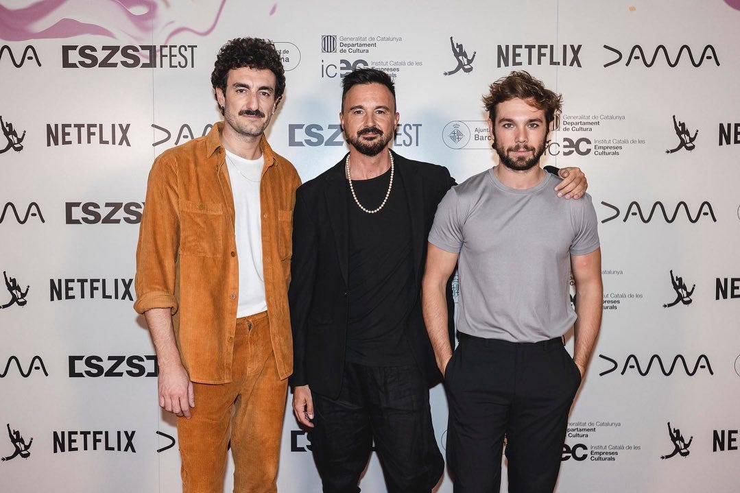 The author (center) with Smiley lead actors Miki Esparbé (left) and Carlos Cuevas.