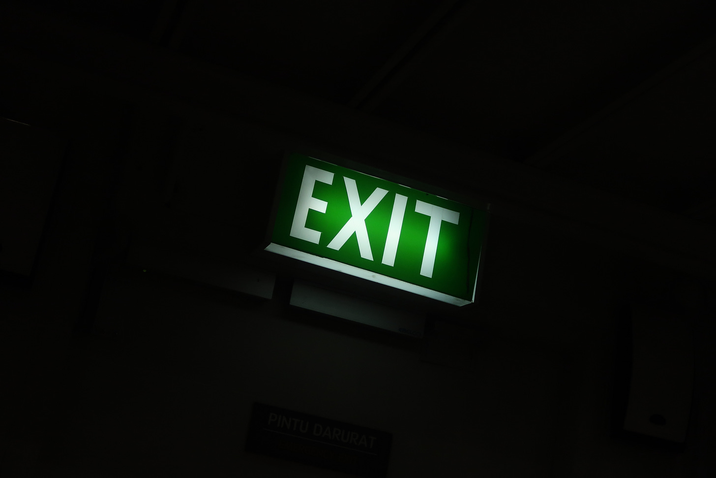 Free Exit Sign Stock Photo