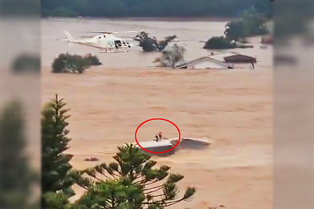 Helicóptero Koala tenta fazer resgate no Rio Grande do Sul, mas pior  acontece