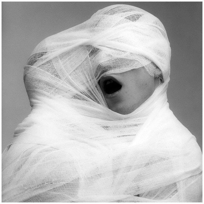 Art History 101: 7 Famous Lovers' Embraces in Art Throughout History | Robert  mapplethorpe photography, Robert mapplethorpe, Portrait photography