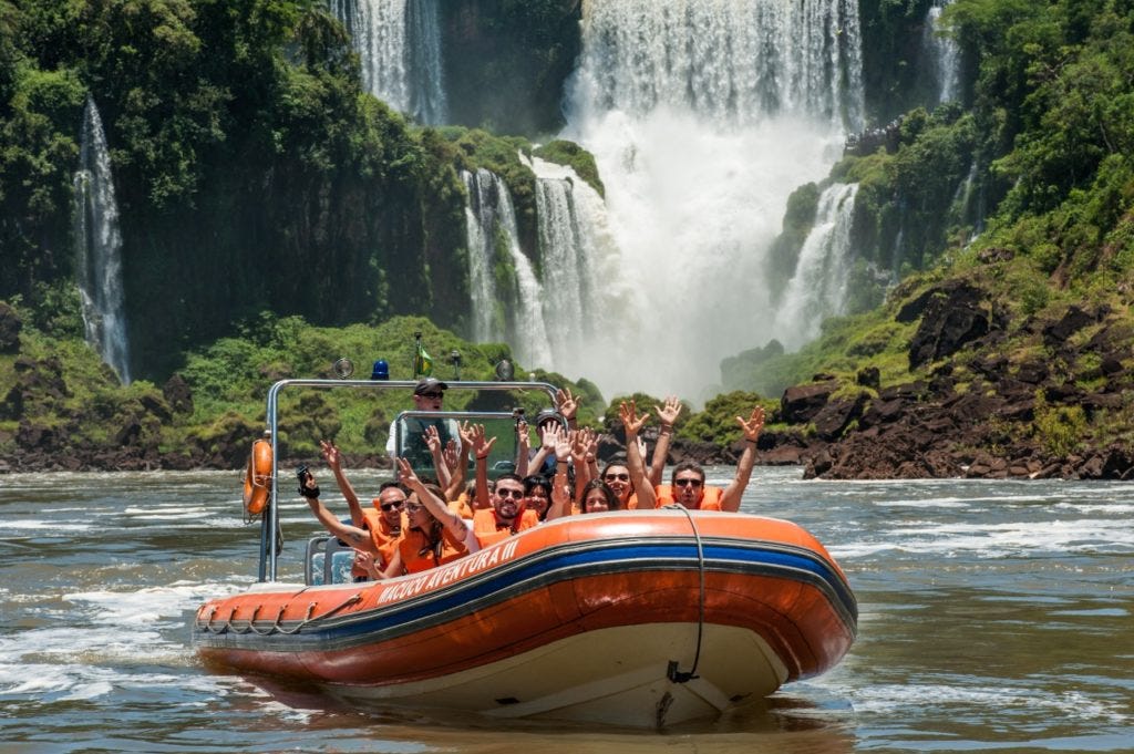 A emoção de tomar banho de barco nas Cataratas - Blog Oficial das Cataratas  do Iguaçu