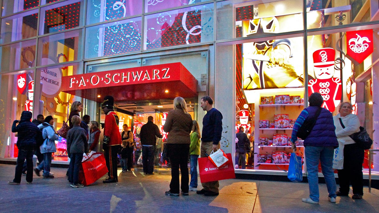 FAO Schwarz makes a big comeback three years after it closed | Fox Business
