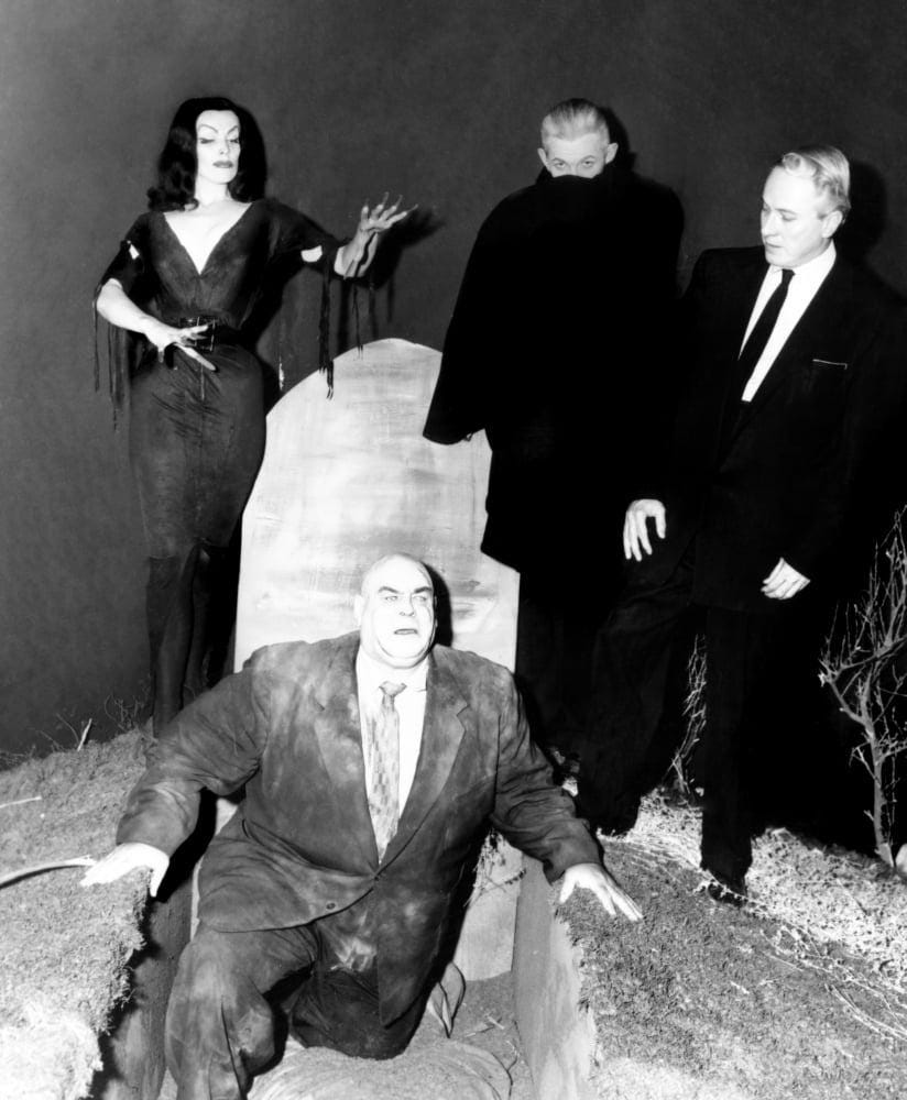 Plan 9 From Outer Space Vampira (Maila Nurmi) Tor Johnson (In Grave) Dr.  Tom Mason (Bela Lugosi'S Double) Criswell 1959 Photo Print (16 x 20) -  Walmart.com