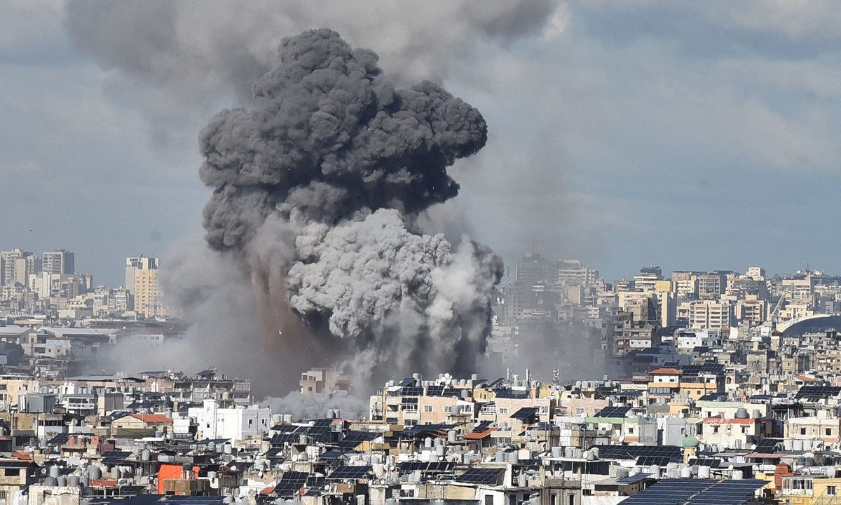 Smoke billows above Beirut's southern suburbs following an Israeli airstrike on November 26, 2024. Israel's security cabinet was due to meet on November 26 to vote on a proposed ceasefire in its fight with Hezbollah in Lebanon. Photo: VCG