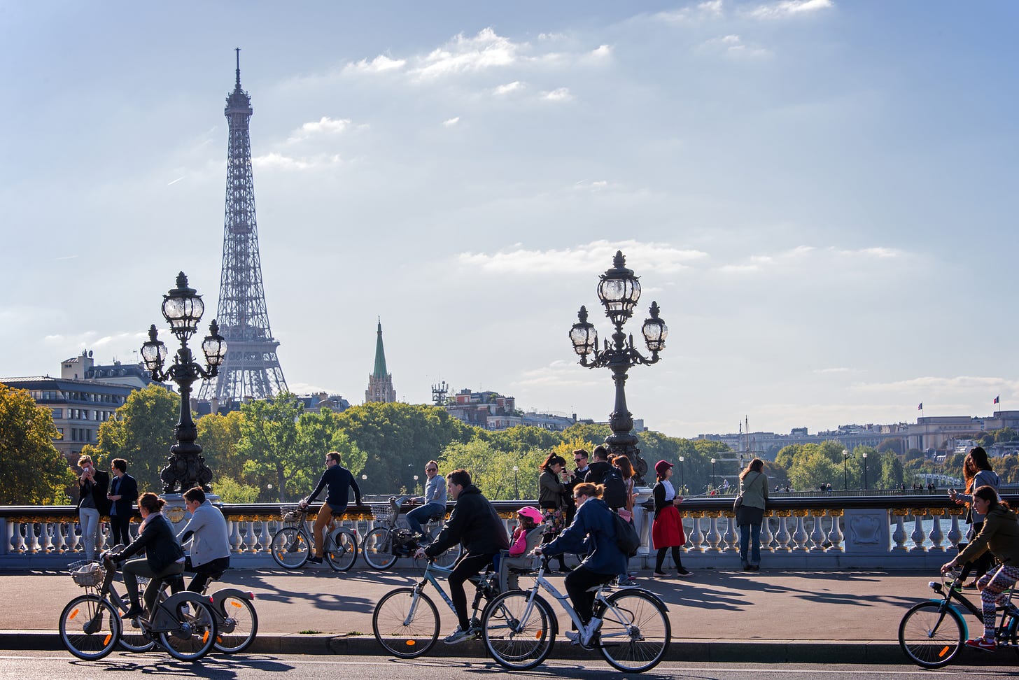 Paris to Become "One of the Most Bike Friendly Cities in the World" By 2026  | ArchDaily